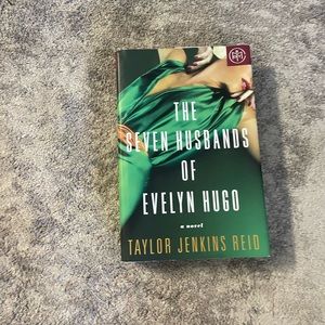 The seven husbands of Evelyn hugo
